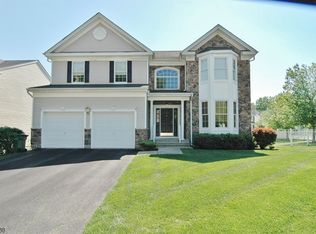 2 Carriage Rd, Hackettstown, NJ 07840