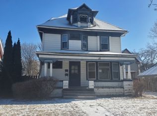 935 19th St, Rock Island, IL 61201