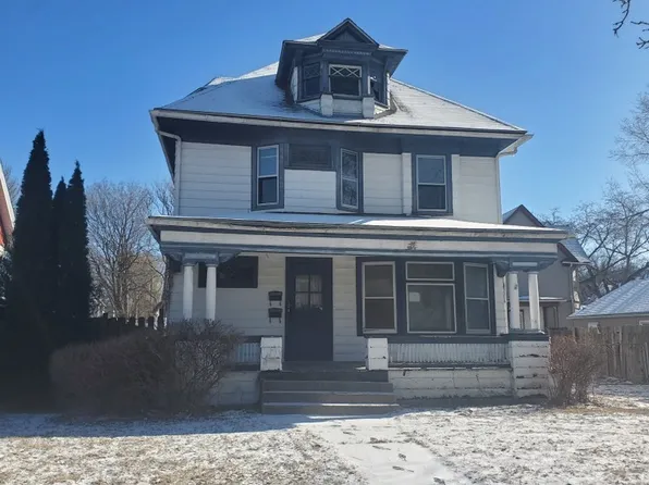 935 19th St, Rock Island, IL 61201