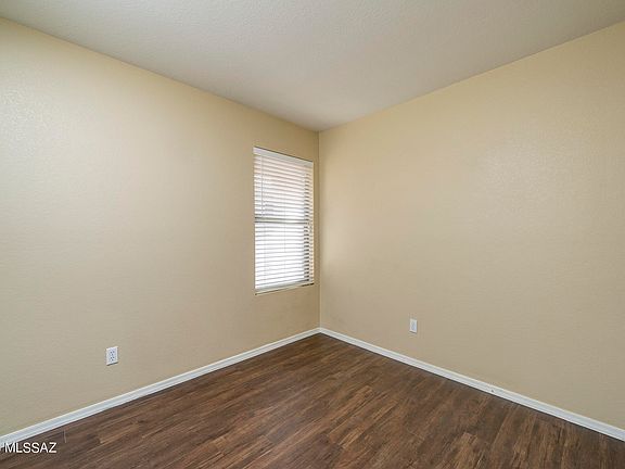 3rd image of 1606 W Swisher Pl