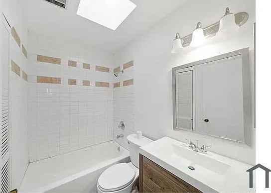 4426 Bayliss St — Photo 10