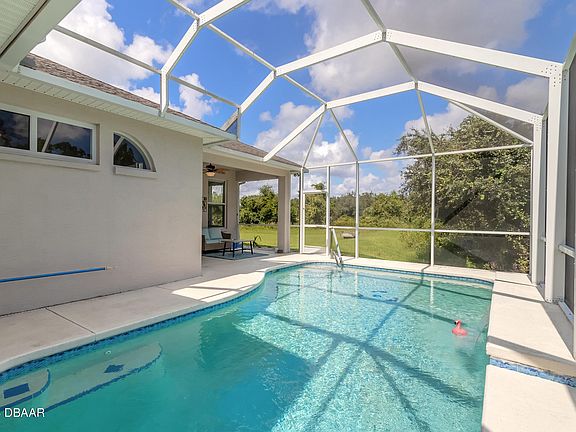 5th image of 6011 Wesley Park Dr