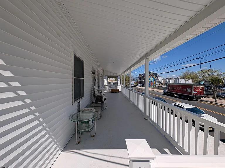 12 N Iowa Ave — Photo 15