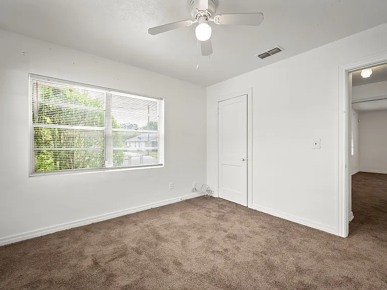 1029 W 25th St — Photo 21