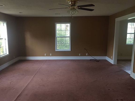 4th image of 177 Cherry St