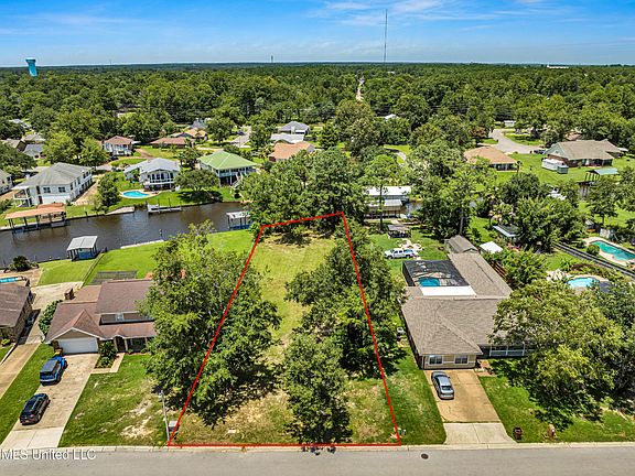 5th image of 647 N Haven Dr
