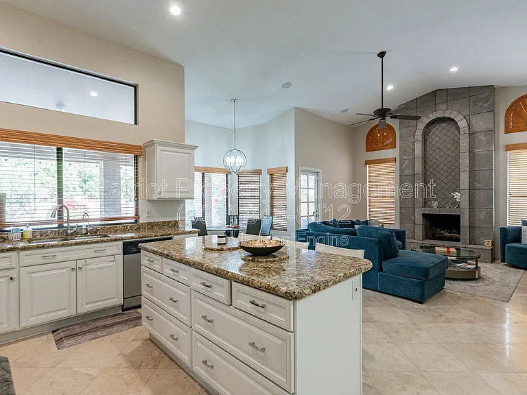 9910 E Sutton Dr — Photo 15