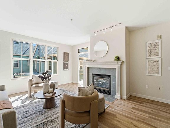 3rd image of 30 E Julian St Unit 208