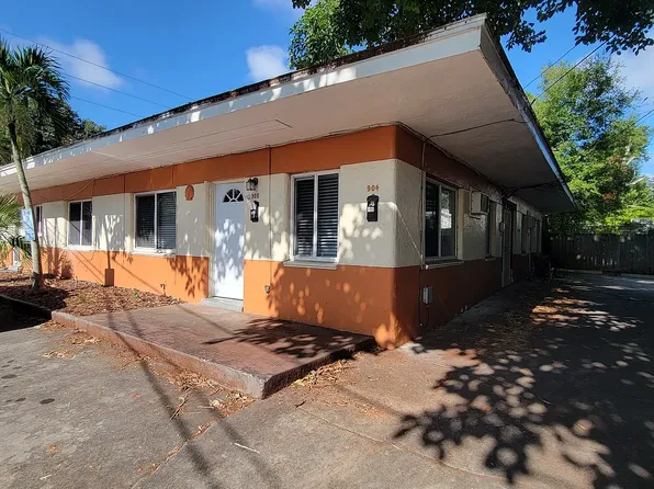 900 Granville Ct N, Saint Petersburg, FL 33701