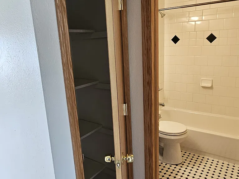 1433 S 6th Ave #2 — Photo 5