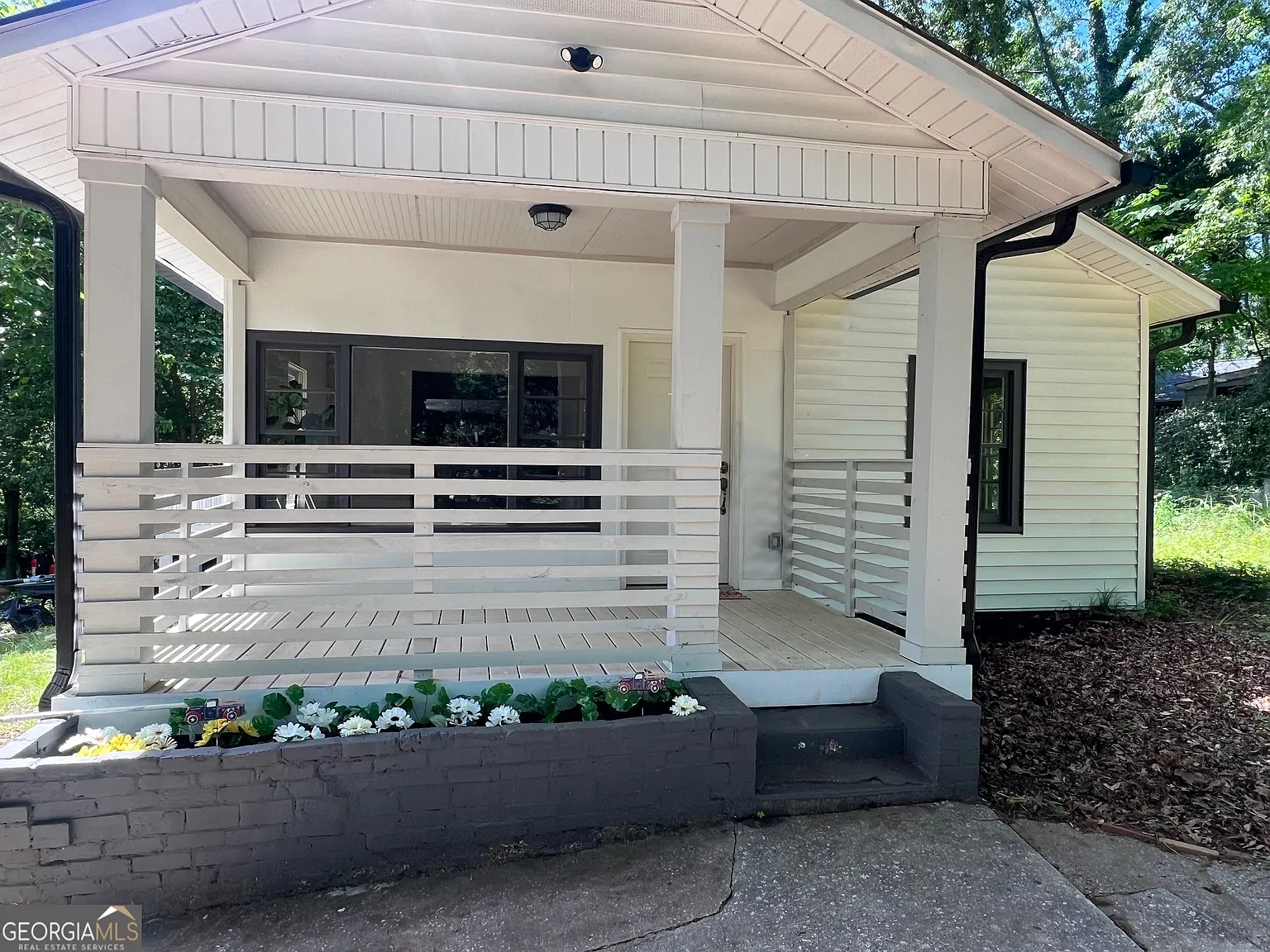 187 Howell Dr SW photo 1