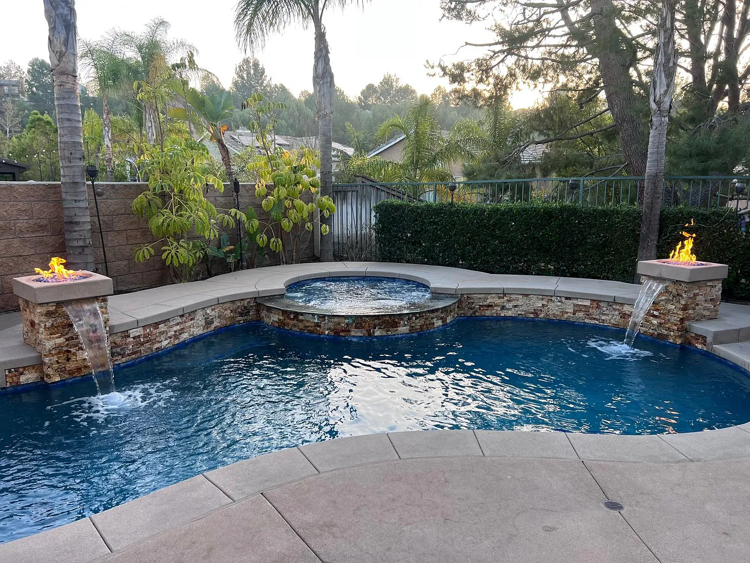 5 bed, 3000 sqft, $9,999 — Photo 1