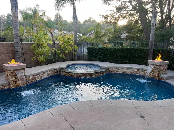 955 S Canyon Heights Dr, Anaheim, CA 92808