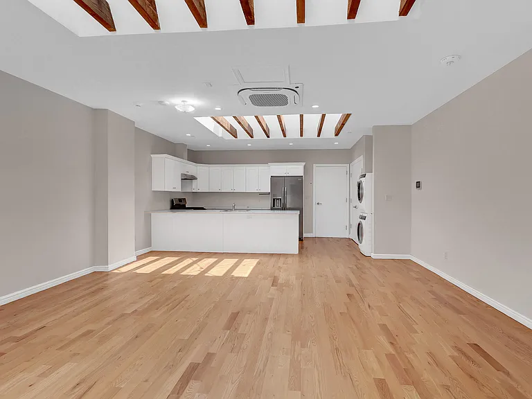 136 Rockaway Ave #201 — Photo 4