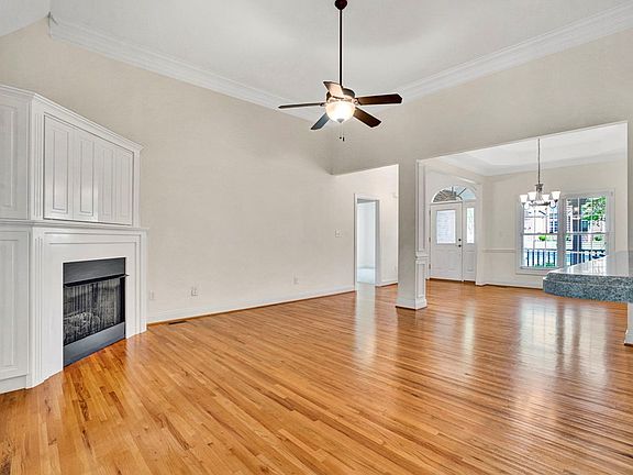 5th image of 119 Tryon Ct