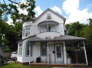 71 Norton St, Patchogue, NY 11772