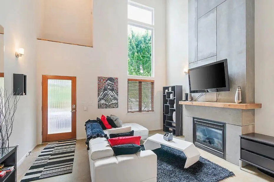 2 bed, 1209 sqft, $3,200 — Photo 3