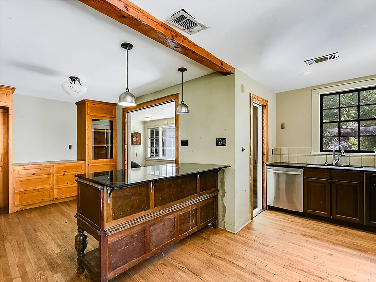 2304 Longview St — Photo 13