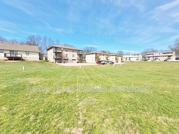 3rd image of 240 NW Waterwheel Ct
