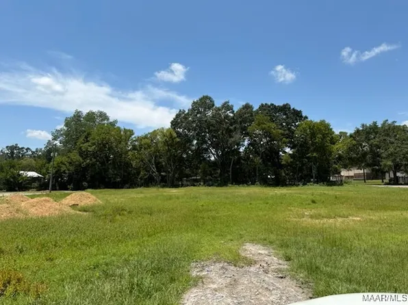 631 & 633 Medical Center Pkwy, Selma, AL 36701