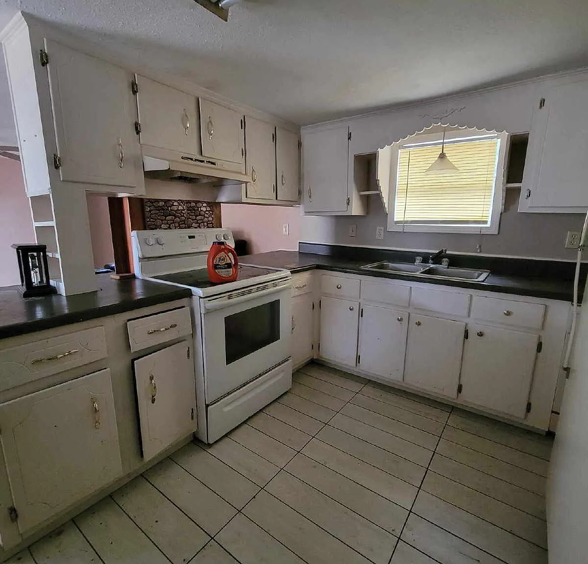 2 bed, 1.0 bath, $850 — Photo 3