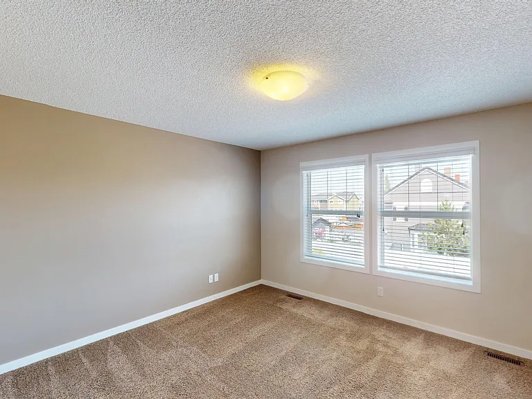 338 River Heights Cres — Photo 12