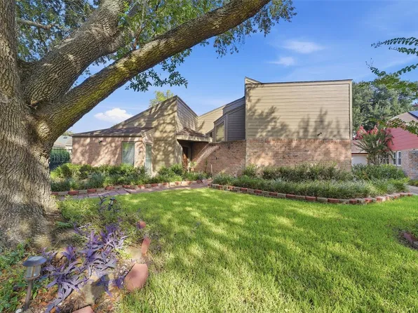 15326 La Mancha Dr, Houston, TX 77083