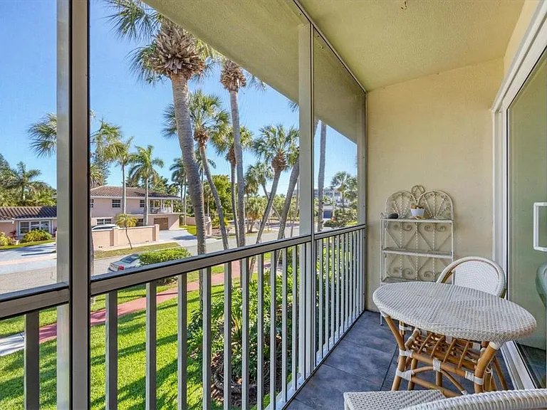 500 S Washington Dr #5B — Photo 24