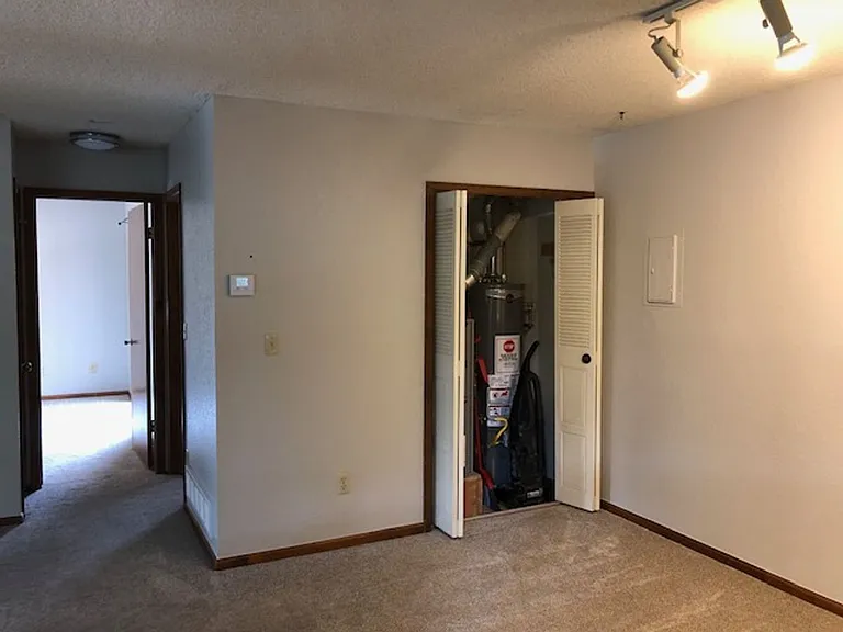 6231 Willow Ln — Photo 8