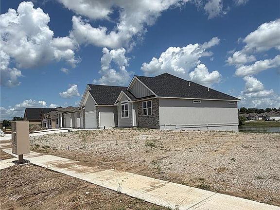 2nd image of 2351 Foxtail Dr