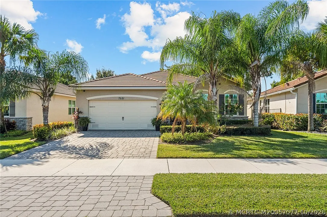 4 bed, 2.0 bath, 2033 sqft, $3,800 — Photo 2