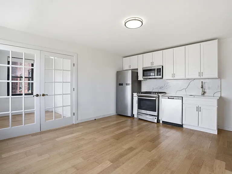 792 Columbus Ave #10 — Photo 4
