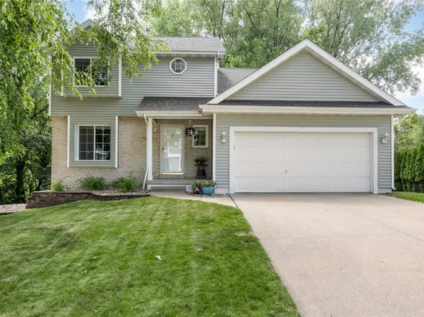 4127 Harwood Dr NE, Cedar Rapids, IA 52411