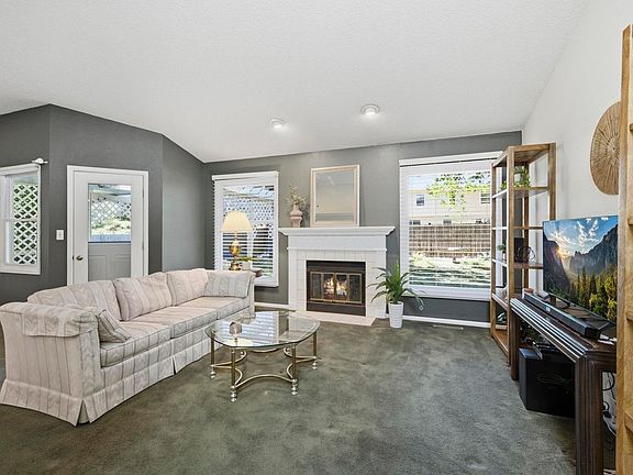 4th image of 2231 Creekwood Dr