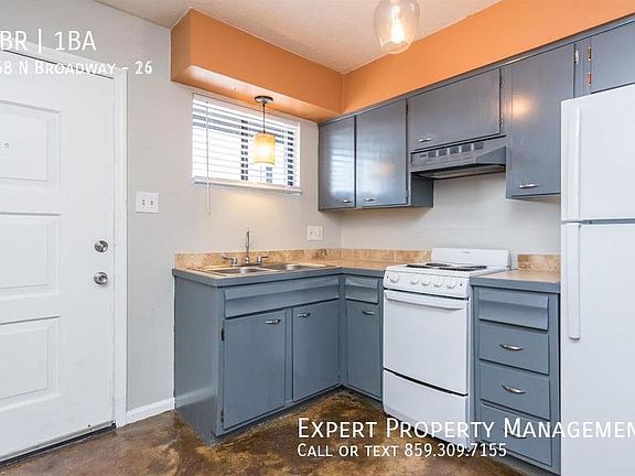 4th image of 568 N Broadway #26