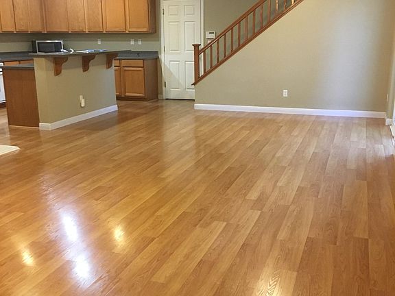 4th image of 3387 Paumanok Way