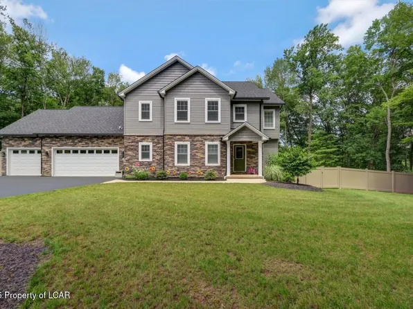 330 Deer Run Dr, Mountain Top, PA 18707