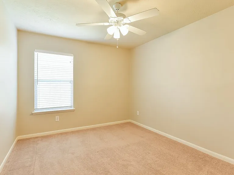 13118 Kingston Point Ln — Photo 12