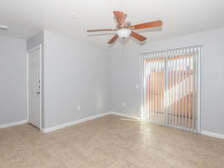 Capewood Apartments — Photo 24