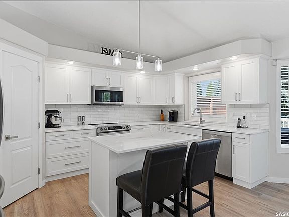 3rd image of 115 Braeshire LANE