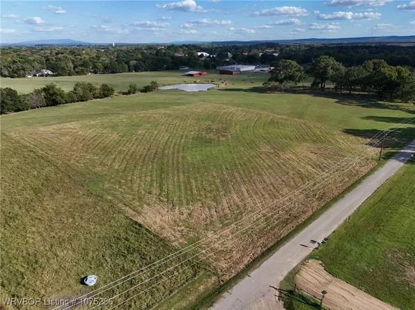 Parks Dr, Charleston, AR 72933