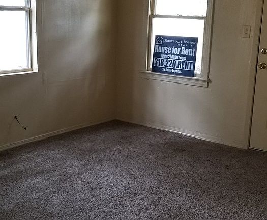 3rd image of 3418 Clark St