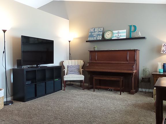 4th image of 6098 W Graceland Way
