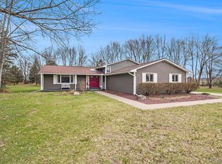 1101 Shotey Ct, Milford, MI 48380