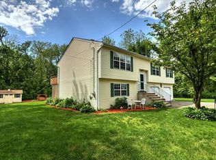 54 Robbins Ct, Milford, CT 06461