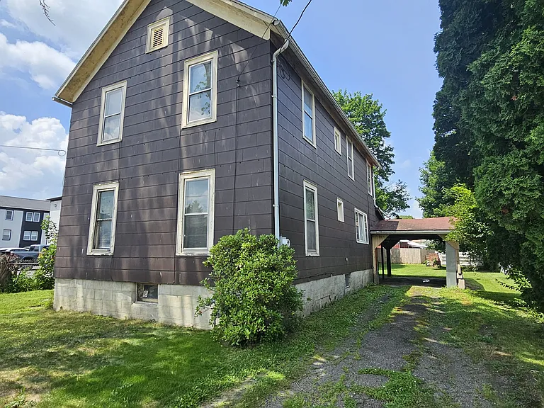 321 Jerome St — Photo 2
