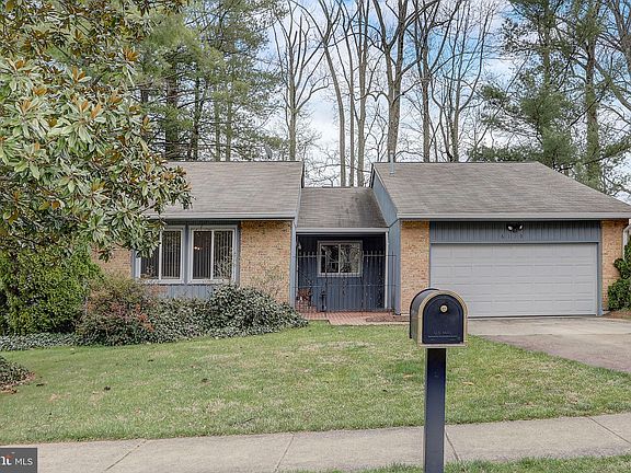 2nd image of 6129 Capella Ave