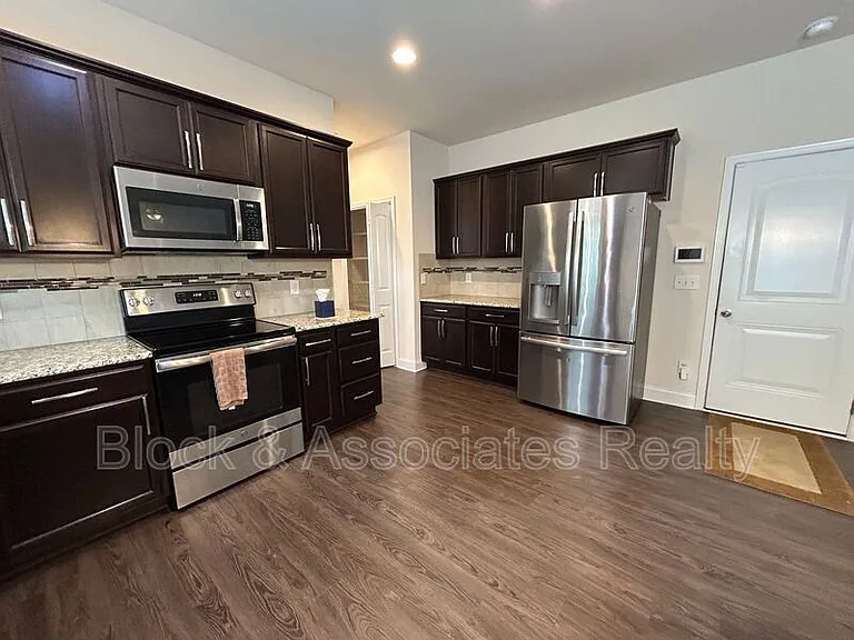1464 Land Grove Dr — Photo 4