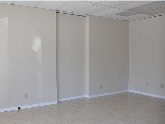 3rd image of 120 Venetian Way Ste 21