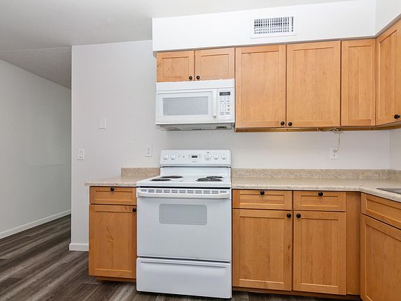2nd image of 2209 S Granada Dr #B